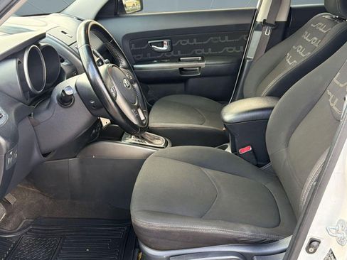Used 2013 Kia Soul + FWD image 5