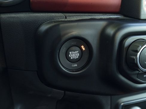 Used 2021 Jeep Gladiator Rubicon AWD/4WD image 26