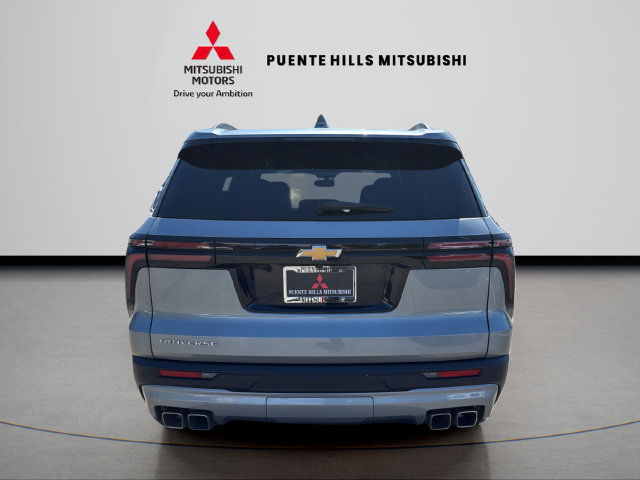 Used 2025 Chevrolet Traverse LT FWD image 6