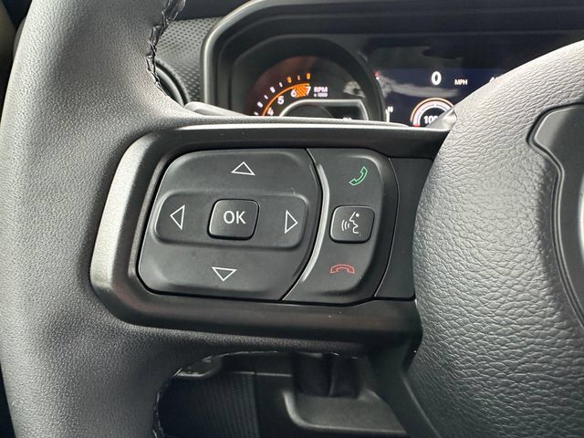 Used 2025 Jeep Wrangler Unlimited Rubicon AWD/4WD image 18