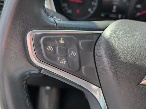 Used 2018 Chevrolet Equinox LT FWD image 22