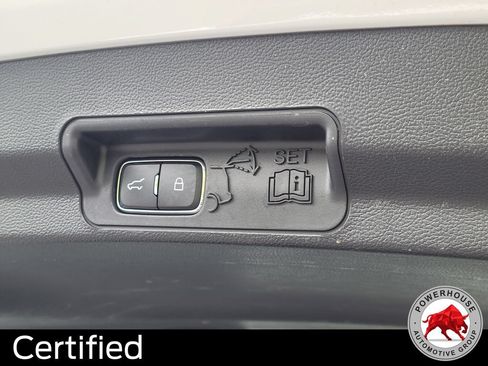 Certified 2022 Ford Explorer XLT RWD image 14