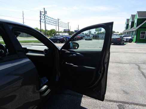 Used 2024 Alfa Romeo Tonale Veloce w/ Active Assist Package AWD/4WD image 24