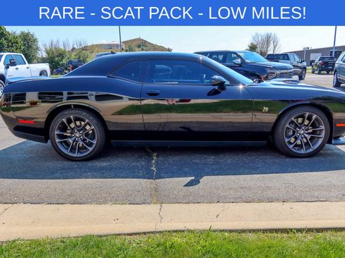 Used 2022 Dodge Challenger R/T Scat Pack w/ Shaker Package RWD image 6