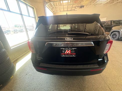 Used 2020 Ford Explorer XLT w/ Comfort Package AWD/4WD image 6