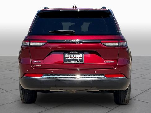 Used 2023 Jeep Grand Cherokee Laredo image 5