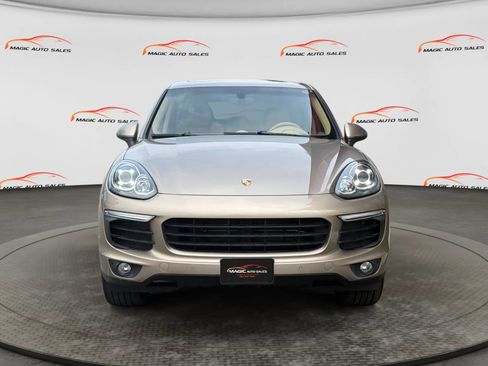 Used 2016 Porsche Cayenne AWD/4WD image 3
