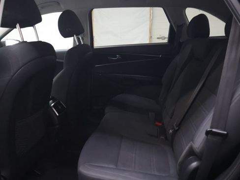 Used 2020 Kia Sorento S FWD image 15