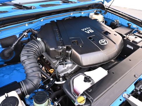 Used 2008 Toyota FJ Cruiser 2WD image 40