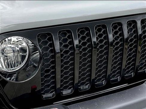 Used 2021 Jeep Gladiator Sport AWD/4WD image 30
