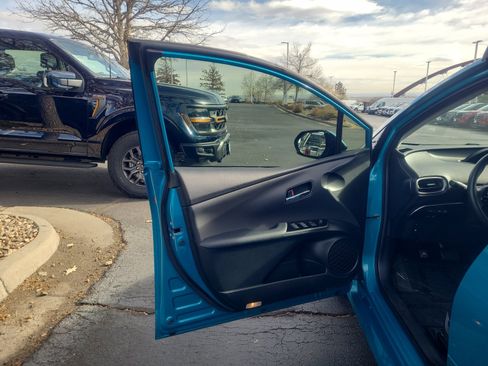 Used 2020 Toyota Prius Prime Limited image 13