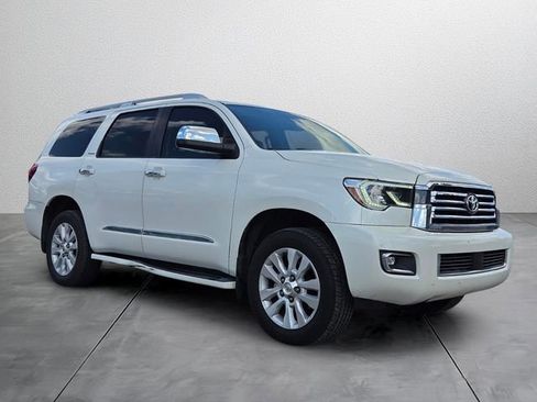 Used 2020 Toyota Sequoia Platinum AWD/4WD image 6