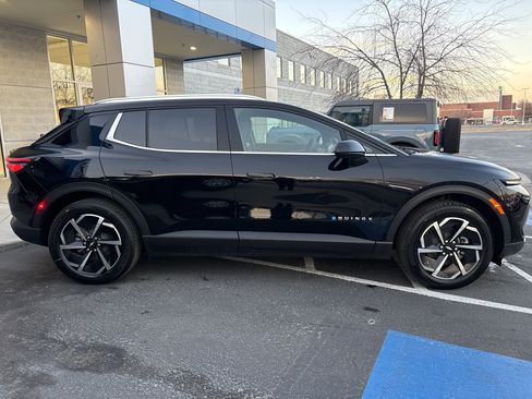 New 2026 Chevrolet Equinox EV LT image 6