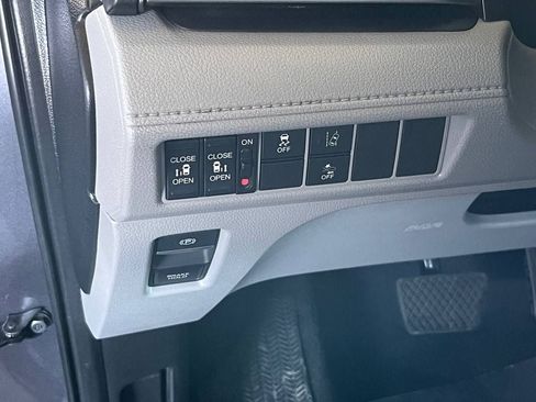 Used 2020 Honda Odyssey EX image 23