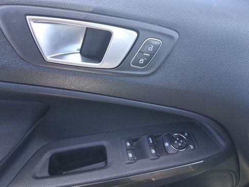 Used 2018 Ford EcoSport SE image 16
