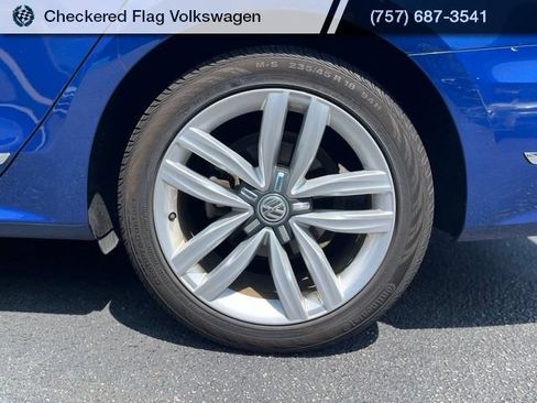 Used 2017 Volkswagen Passat 1.8T SEL Premium FWD image 7