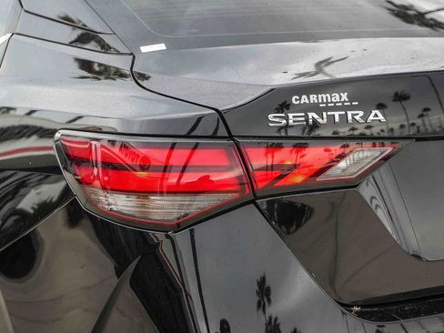 Used 2024 Nissan Sentra SV FWD image 9