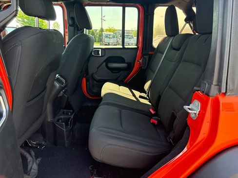 Used 2018 Jeep Wrangler Unlimited Sport S AWD/4WD image 11