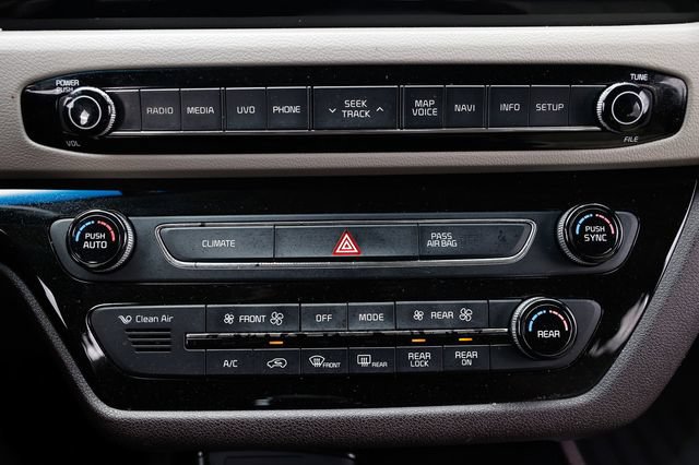 Used 2018 Kia Sedona SX Limited FWD image 37