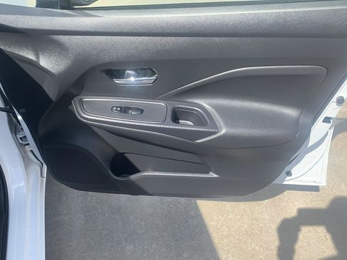 Used 2024 Nissan Versa SV FWD image 13