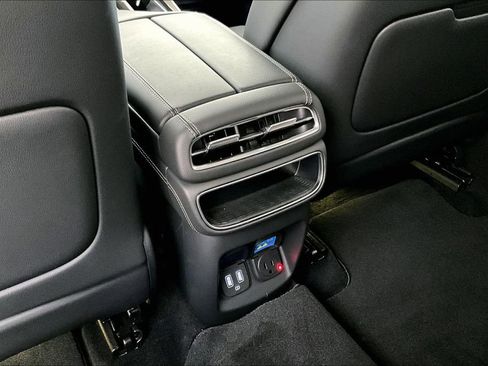 Used 2024 Genesis GV80 3.5T image 30