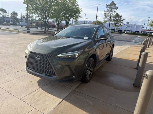Used 2025 Lexus NX 250 FWD w/ Towing Package (2000 Lbs) image 1