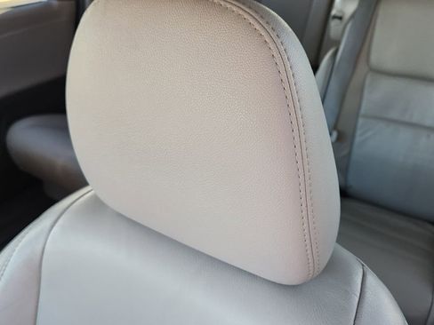 Used 2015 Toyota Sienna XLE image 5