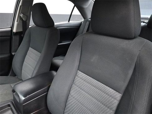 Used 2016 Toyota Camry LE image 18