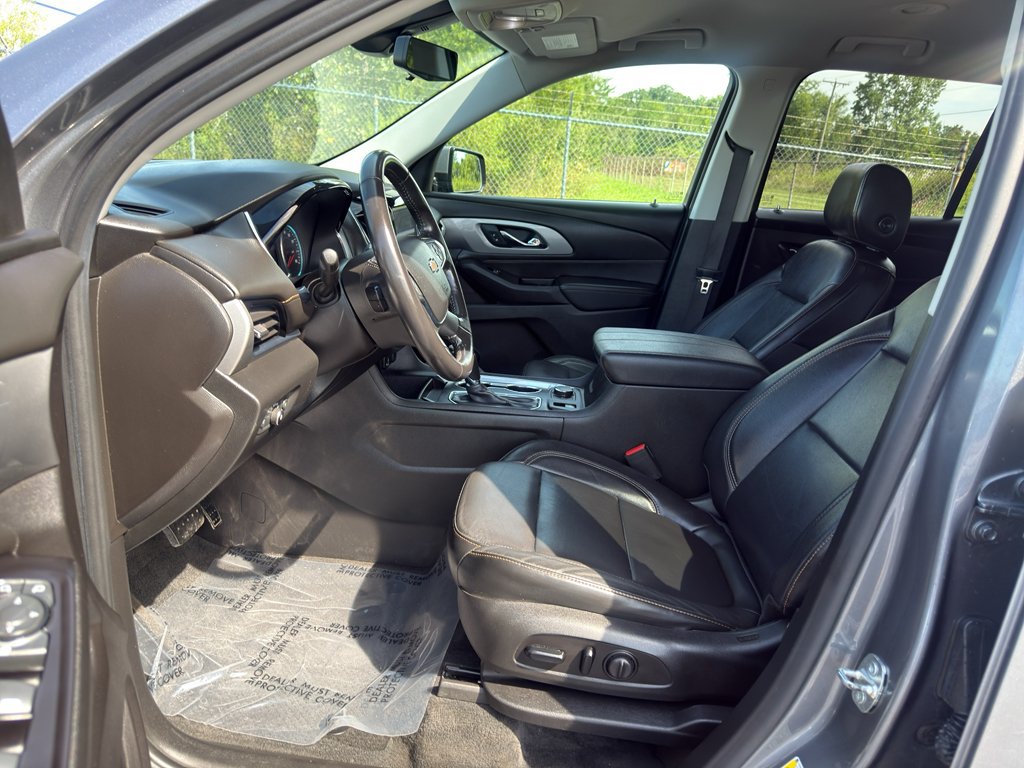 Used 2020 Chevrolet Traverse LT w/ LT Premium Package FWD image 20