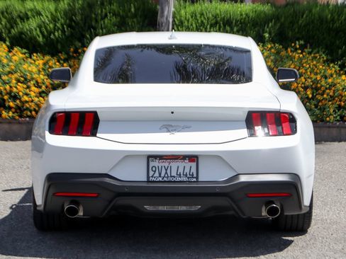 Used 2025 Ford Mustang Coupe RWD image 7