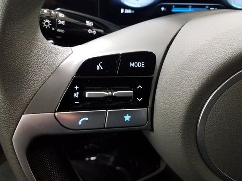 Used 2024 Hyundai Elantra SEL image 5