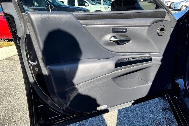 Used 2024 Lexus ES 350 w/ Premium Package FWD image 18