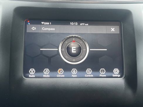 Used 2020 Jeep Cherokee Latitude Plus w/ Cold Weather Group AWD/4WD image 29