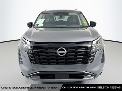 Certified 2026 Nissan Pathfinder SL FWD image 2