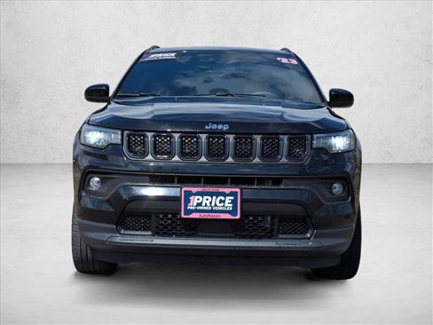 Used 2023 Jeep Compass Latitude w/ Convenience Group AWD/4WD image 2