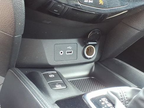 Used 2020 Nissan Rogue SL AWD/4WD image 16