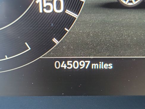 Used 2023 Land Rover Discovery HSE R-Dynamic image 30