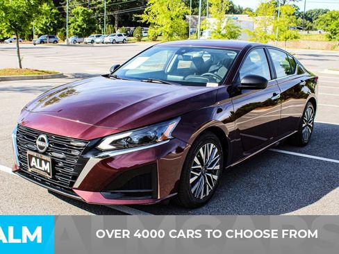 Used 2025 Nissan Altima 2.5 SV FWD image 3