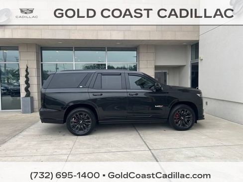 Certified 2024 Cadillac Escalade V w/ LPO, ONYX Package AWD/4WD image 5