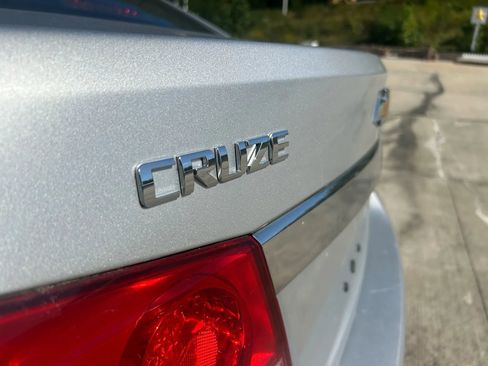 Used 2016 Chevrolet Cruze LT image 12