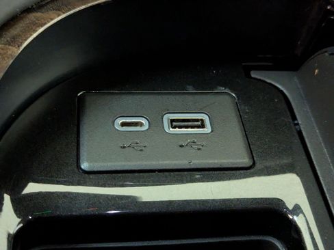 Certified 2022 Cadillac Escalade Sport Platinum w/ Heavy-Duty Trailer Package image 31