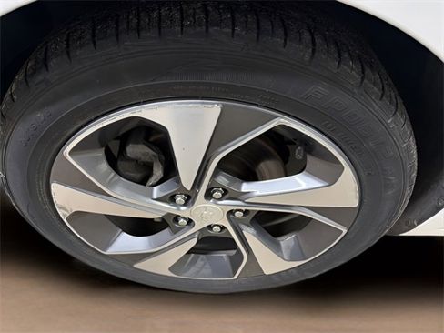 Used 2020 Chevrolet Sonic Premier image 10