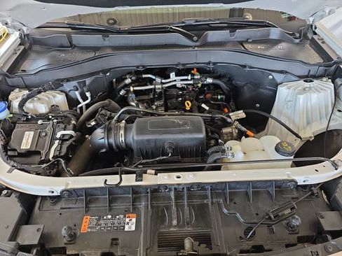 Used 2024 Ford Explorer XLT w/ Equipment Group 202A AWD/4WD image 29