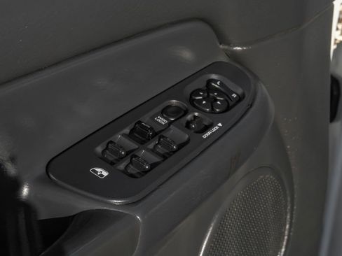 Used 2003 Dodge Ram 2500 Truck SLT image 44