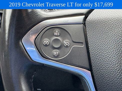 Used 2019 Chevrolet Traverse LT FWD image 21