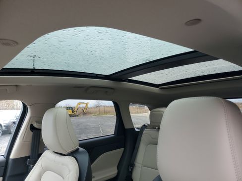 New 2026 Lincoln Corsair Premiere image 11