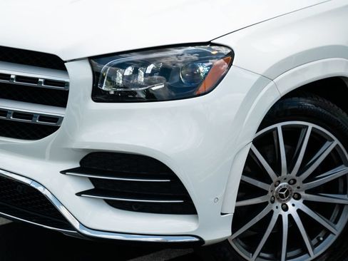 Used 2023 Mercedes-Benz GLS 450 4MATIC image 3