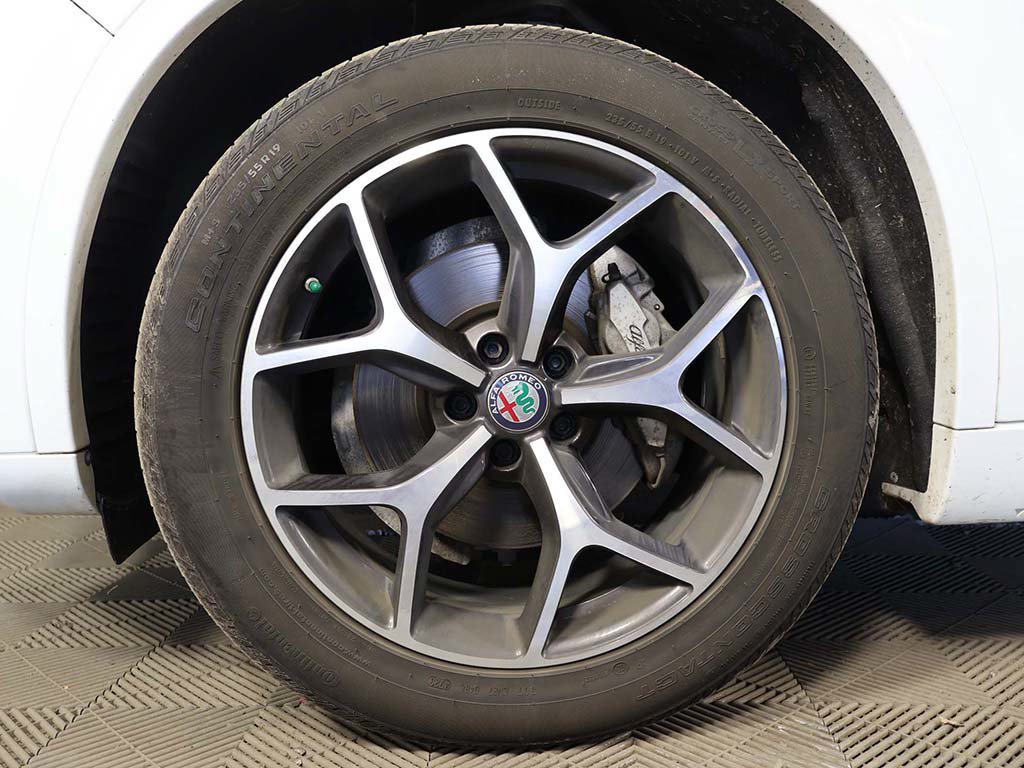 Used 2020 Alfa Romeo Stelvio Ti AWD/4WD image 15