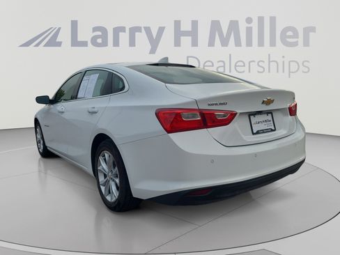 Used 2025 Chevrolet Malibu LT FWD image 3