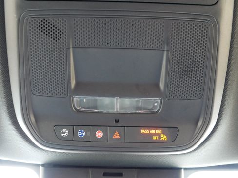 Used 2025 GMC Acadia Elevation image 32